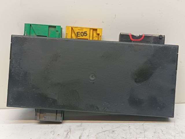 bontott BMW 3 E36 Biztosítéktábla Utastér