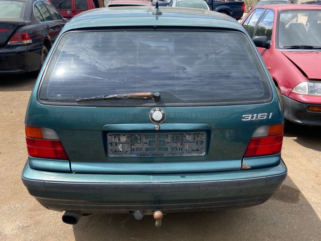 bontott BMW 3 E36 Csomagtérajtó (Részeivel)