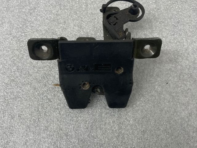 bontott BMW 3 E36 Csomagtérajtó Zárszerkezet