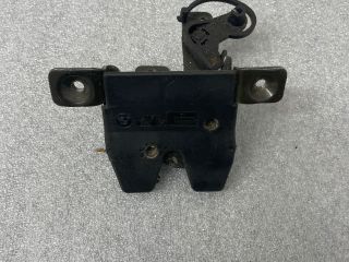 bontott BMW 3 E36 Csomagtérajtó Zárszerkezet