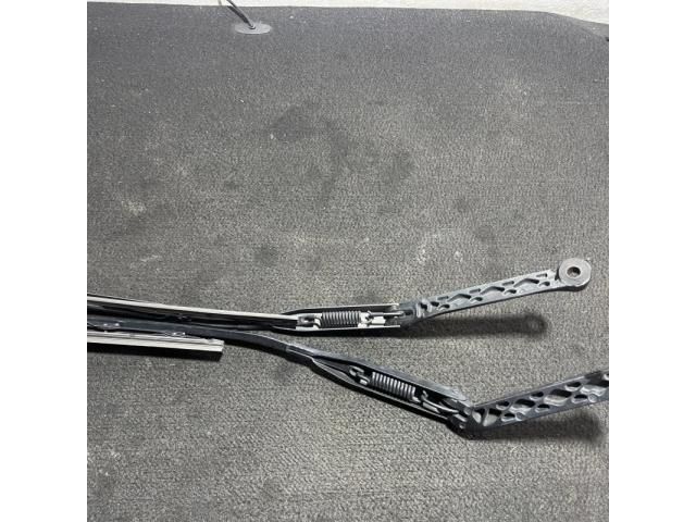 bontott BMW 3 E36 Első Ablaktörlő Kar