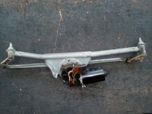 bontott BMW 3 E36 Első Ablaktörlő Szerkezet Motorral
