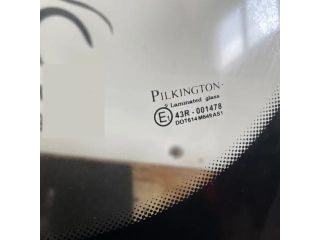 bontott BMW 3 E36 Első Szélvédő