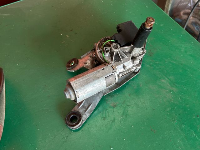 bontott BMW 3 E36 Hátsó Ablaktörlő Motor