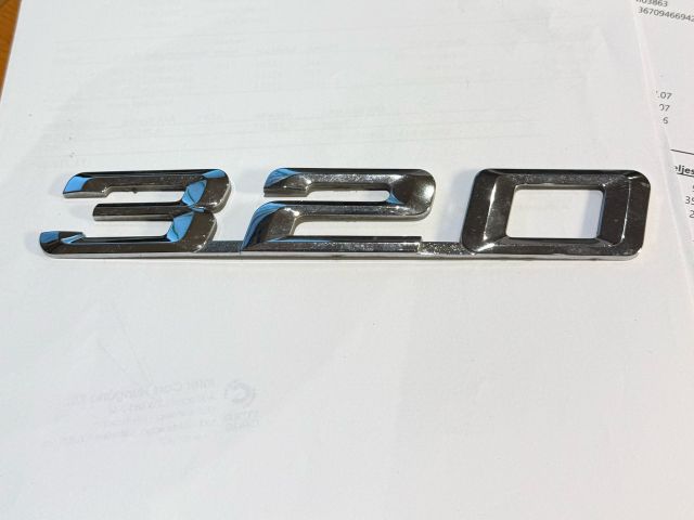 bontott BMW 3 E36 Hátsó Embléma