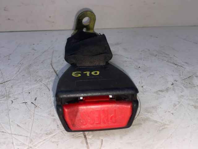 bontott BMW 3 E36 Hátsó középső Biztonsági Öv Csat