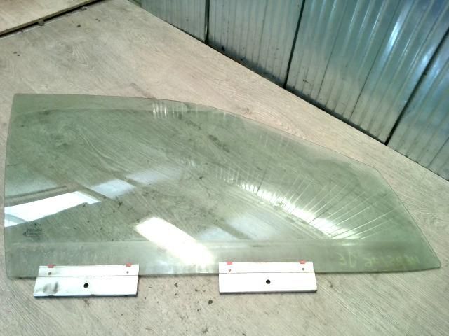 bontott BMW 3 E36 Jobb első Ablak