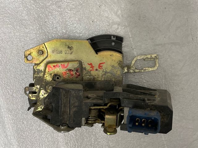 bontott BMW 3 E36 Jobb első Ajtózár