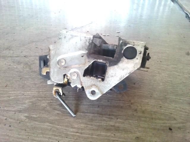 bontott BMW 3 E36 Jobb első Ajtózár