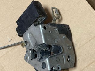 bontott BMW 3 E36 Jobb első Ajtózár