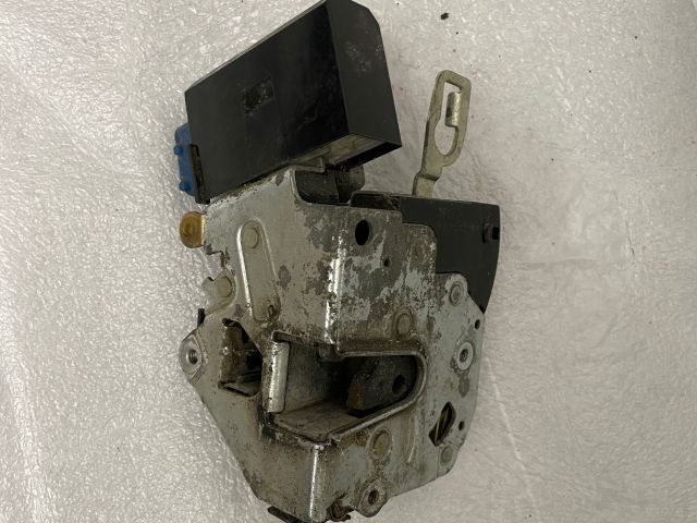 bontott BMW 3 E36 Jobb első Ajtózár