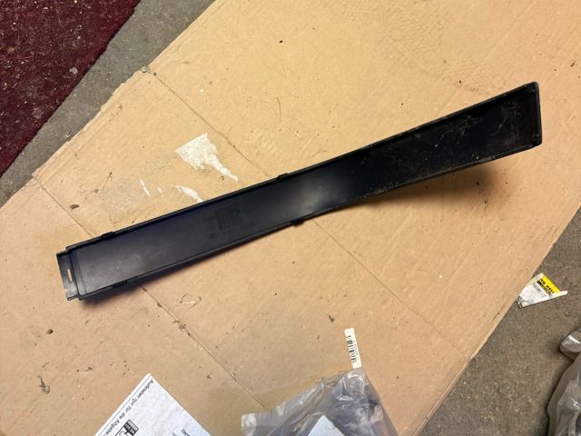 bontott BMW 3 E36 Jobb első Lökhárító Díszléc