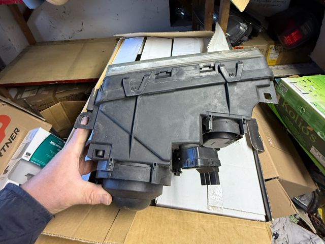 bontott BMW 3 E36 Jobb Fényszóró