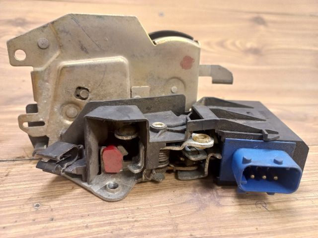 bontott BMW 3 E36 Jobb hátsó Ajtózár