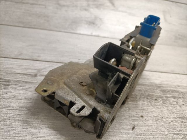 bontott BMW 3 E36 Jobb hátsó Ajtózár