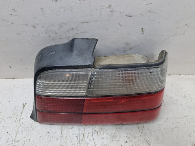 bontott BMW 3 E36 Jobb Hátsó Lámpa