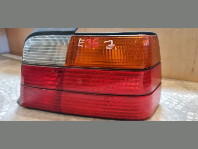 bontott BMW 3 E36 Jobb Hátsó Lámpa