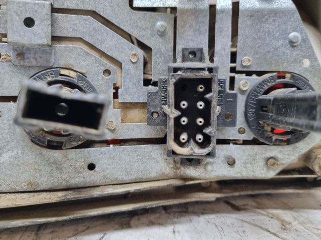 bontott BMW 3 E36 Jobb Hátsó Lámpa