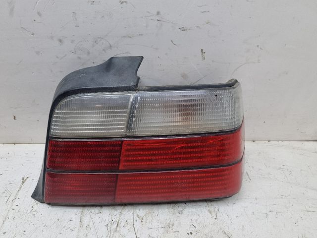 bontott BMW 3 E36 Jobb Hátsó Lámpa