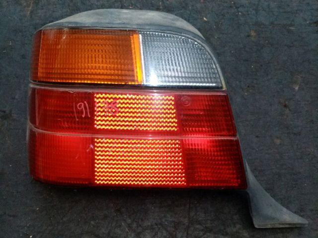 bontott BMW 3 E36 Jobb Hátsó Lámpa