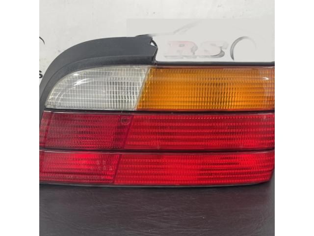 bontott BMW 3 E36 Jobb Külső Hátsó Lámpa