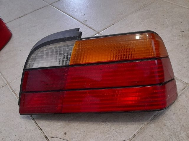 bontott BMW 3 E36 Jobb Külső Hátsó Lámpa