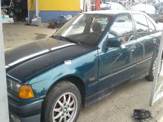 bontott BMW 3 E36 Kesztyűtartó