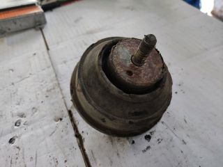 bontott BMW 3 E36 Motor Tartó Bak (Fém)