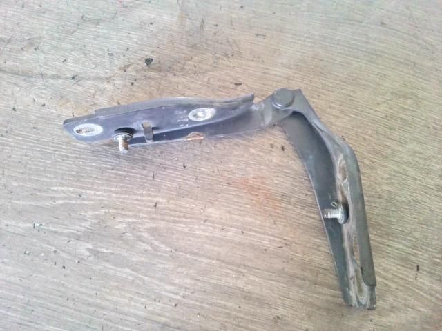 bontott BMW 3 E36 Motorháztető Jobb Zsanér