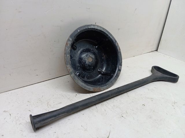 bontott BMW 3 E36 Pótkerék Rögzítő