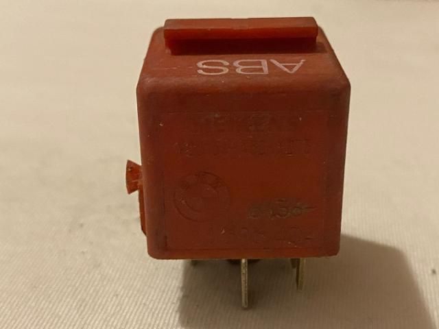 bontott BMW 3 E36 Relé