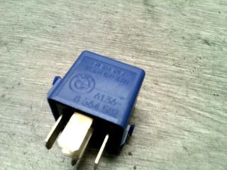 bontott BMW 3 E36 Relé