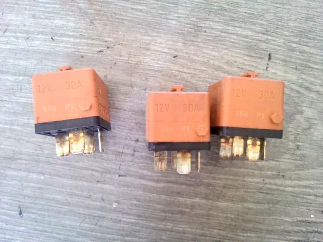 bontott BMW 3 E36 Relé