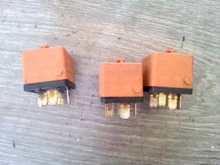 bontott BMW 3 E36 Relé