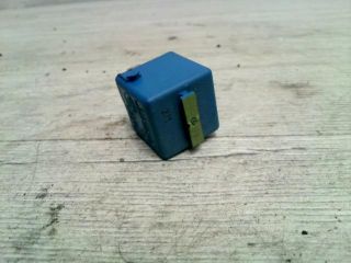 bontott BMW 3 E36 Relé