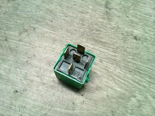 bontott BMW 3 E36 Relé