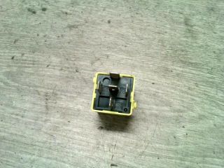 bontott BMW 3 E36 Relé