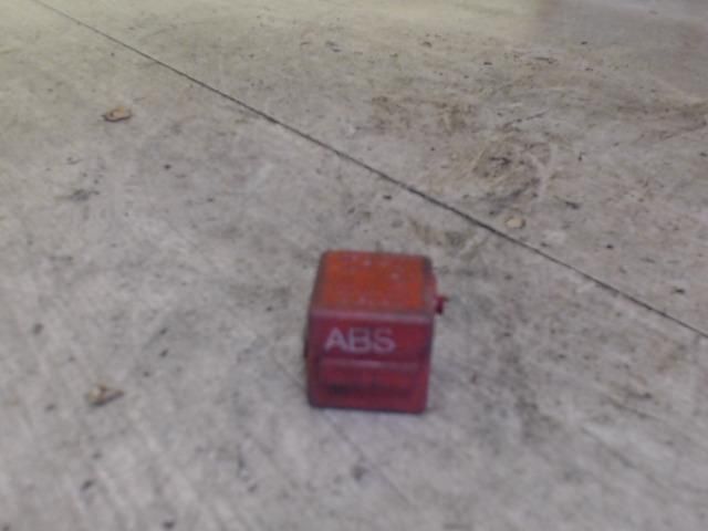 bontott BMW 3 E36 Relé