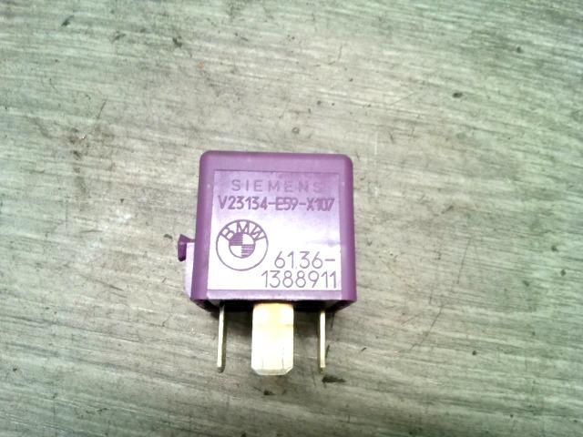 bontott BMW 3 E36 Relé