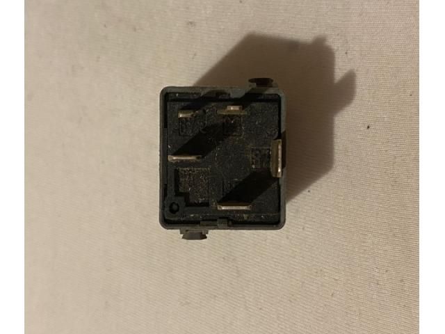 bontott BMW 3 E36 Relé