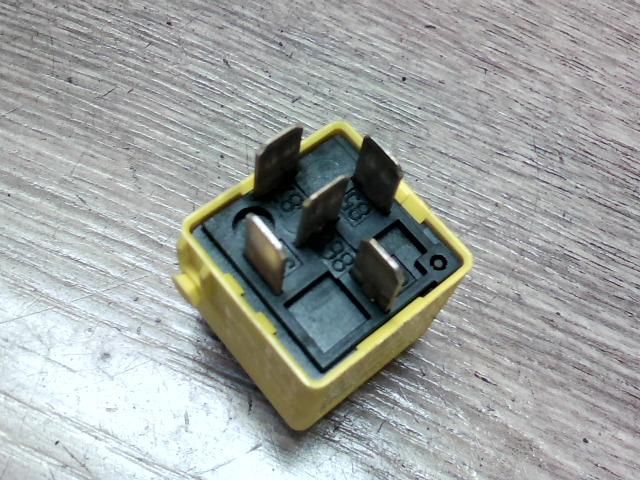 bontott BMW 3 E36 Relé