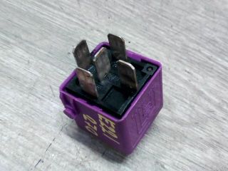 bontott BMW 3 E36 Relé