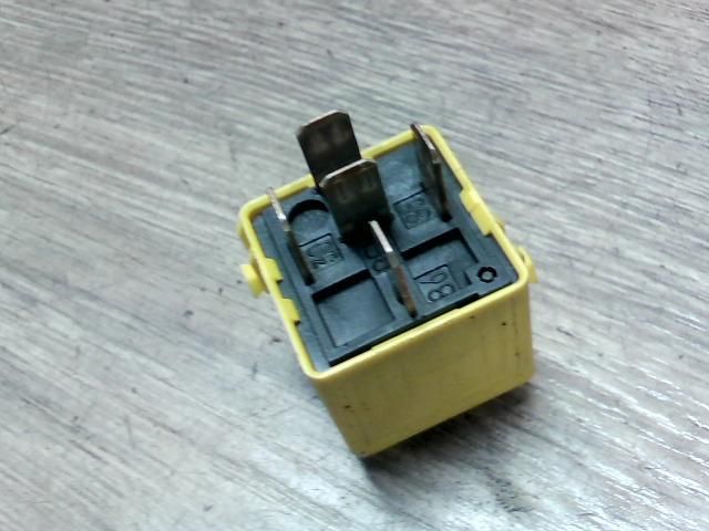 bontott BMW 3 E36 Relé