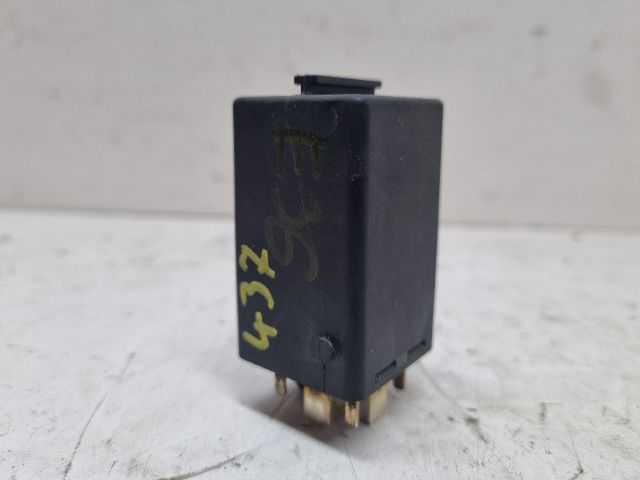 bontott BMW 3 E36 Relé