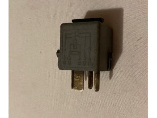 bontott BMW 3 E36 Relé