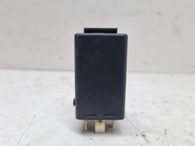 bontott BMW 3 E36 Relé