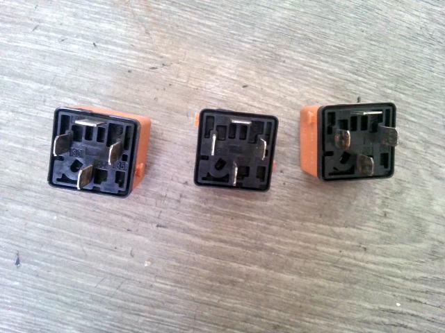 bontott BMW 3 E36 Relé