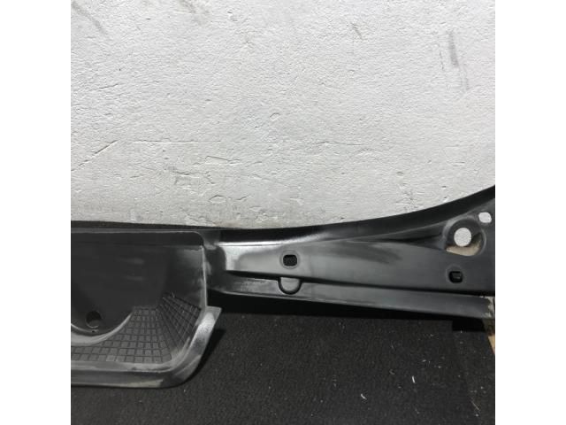 bontott BMW 3 E36 Szélvédő Takaró