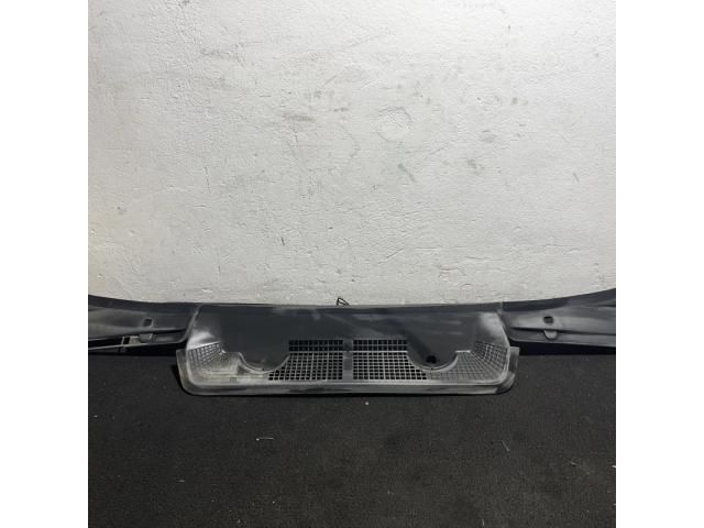 bontott BMW 3 E36 Szélvédő Takaró