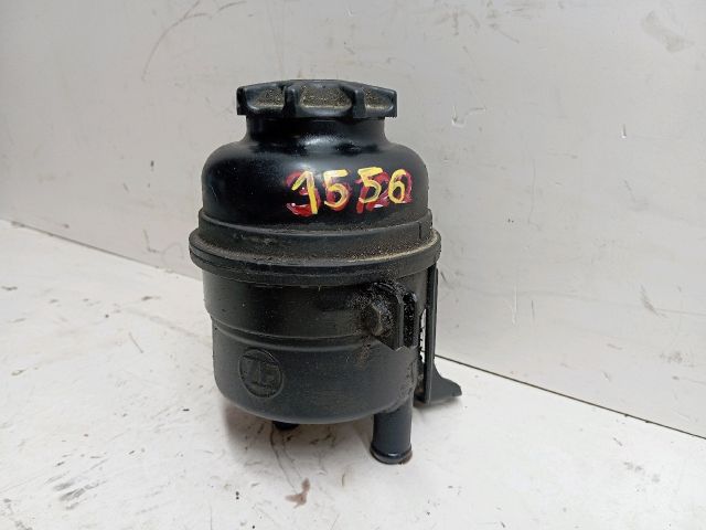 bontott BMW 3 E36 Szervóolaj Tartály